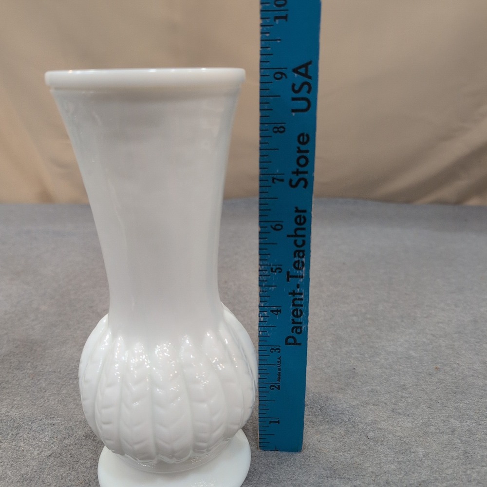 Randall White Milk Glass Bud Vase Textured Wheat Pattern Vintage Home Decor - Picture 5 of 5